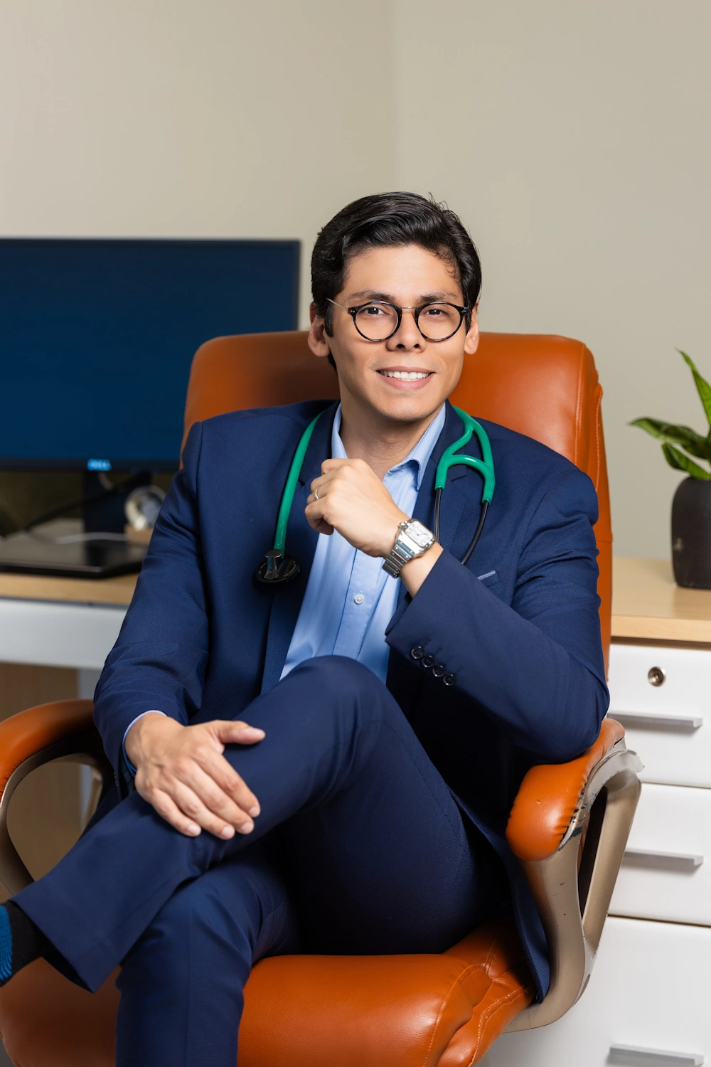 Dr. Dario Mencía